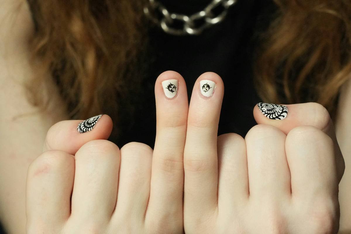 Manicure Art Stencil Secrets: How to Nail Salon-Quality Designs at Home (Without Losing Your Mind)