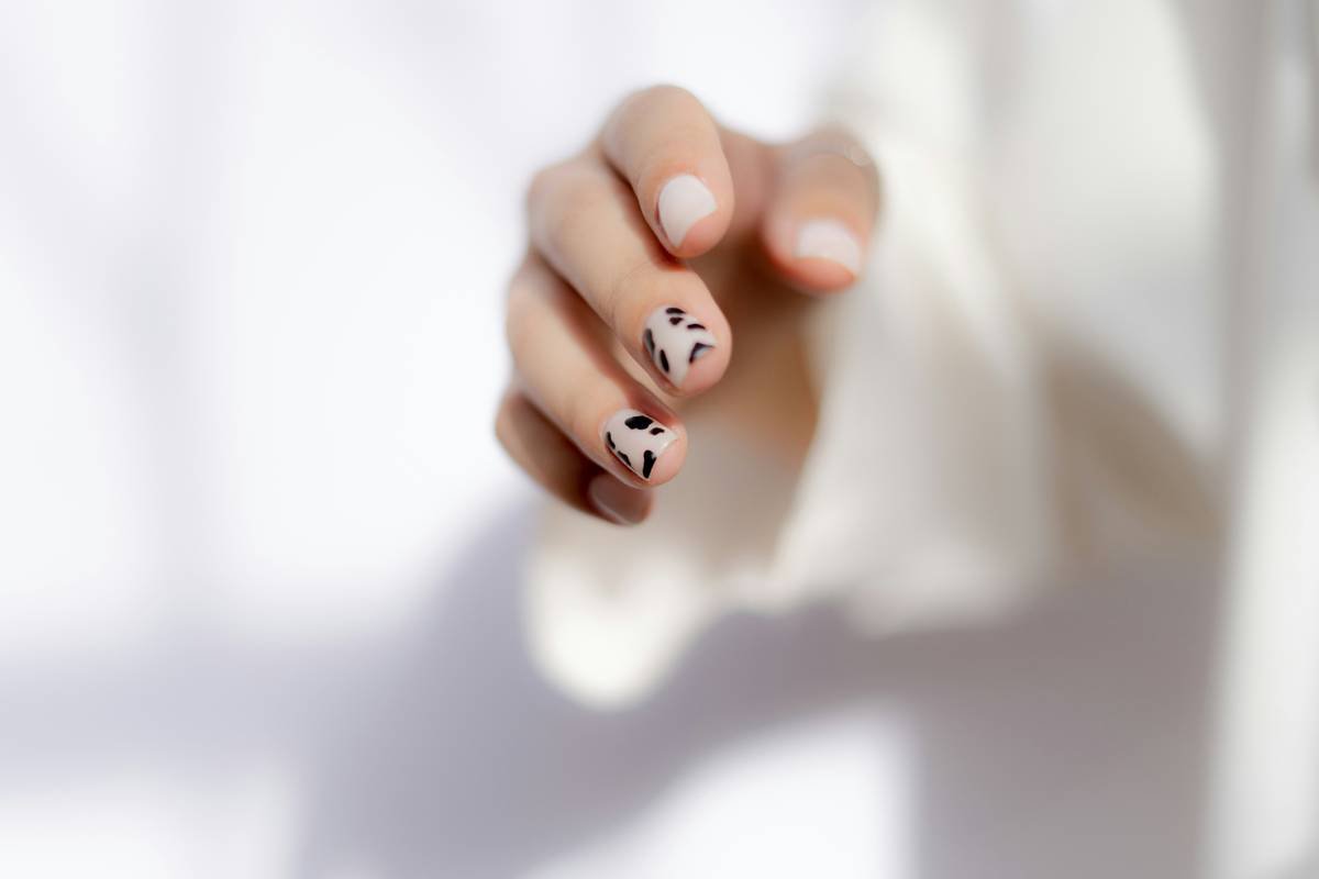 Manicure Nail Design Made Easy: How Nail Stencils Turn DIY Dreams Into Salon-Worthy Reality