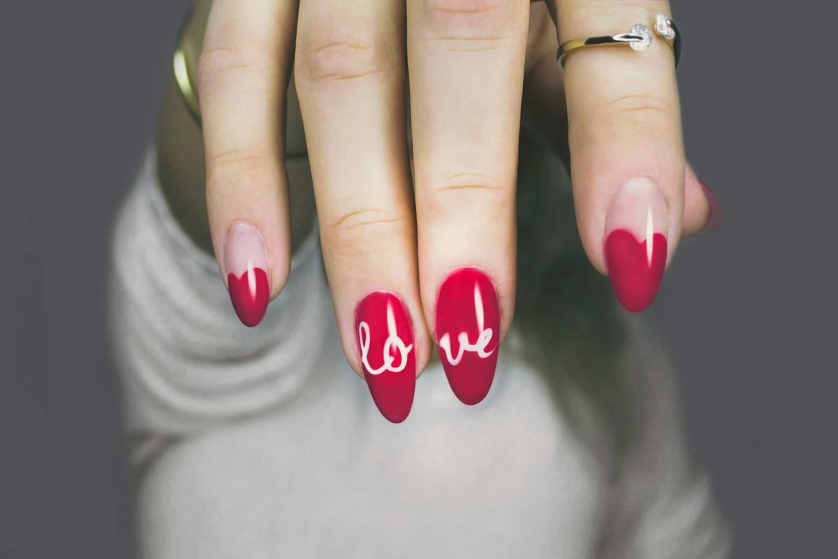 Side-by-side comparison showing messy freehand vs sharp simple nail stencil art results